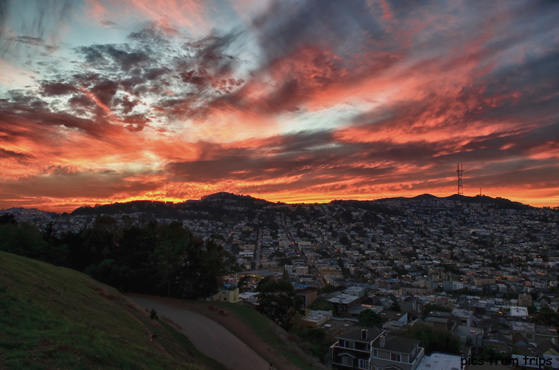 sunset _amp_ Sutro tower2010d29c035_HDR.jpg